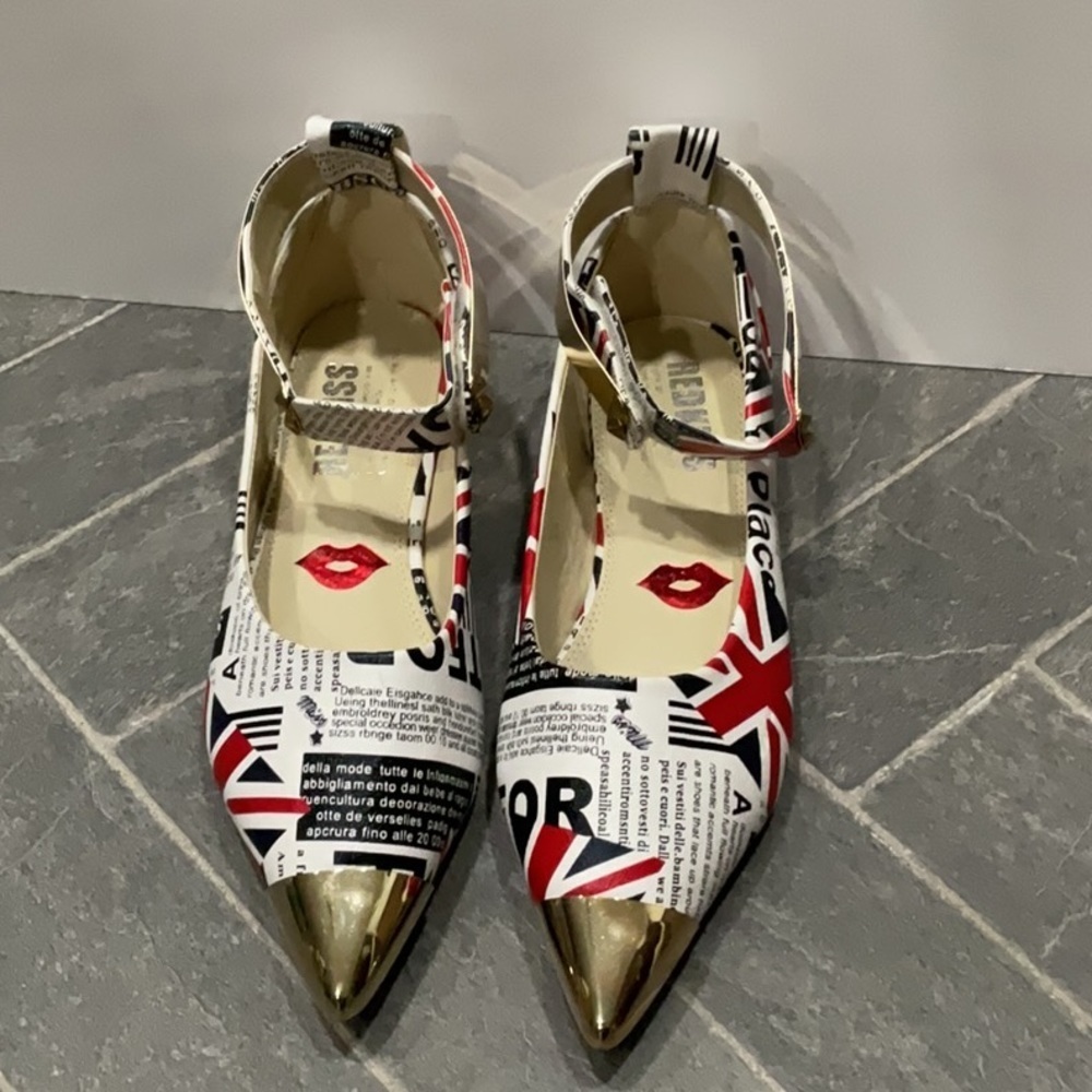 Stylish Gold and Multicolor Flats - Picture 2 of 5